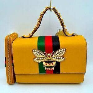 2-N-1 Plain Queen Bee Stripe Boxy Satchel